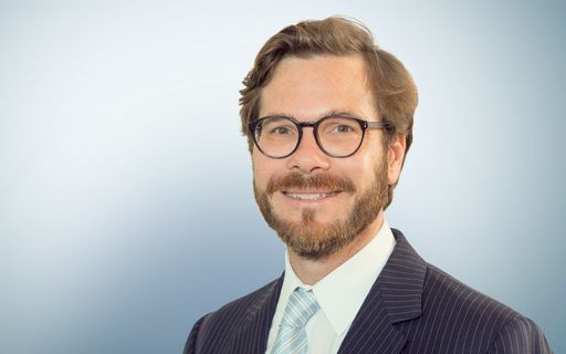  Die globale Wirtschaftskanzlei Freshfields
Bruckhaus Deringer nimmt zum 1. Mai 2023 den IP- und
Technologieanwalt Dr. Lutz Riede aus dem Wiener Büro in die
Partnerschaft auf.