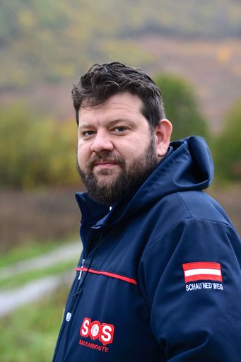 Petar Rosandić, Obmann von SOS Balkanroute,
koordinierte Ende 2020 die Rettungsaktionen nach dem Brand im Camp
Lipa. Nun deckt er die Lügenspirale um das neugebaute Gefängnis im
Camp auf.