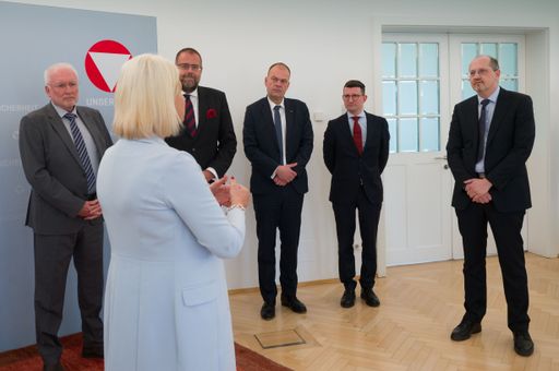 Vorschau Bild von FBM Tanner Einsetzung der
Beschaffungs-Prüfkommission am 12 04 2023 im BMLV