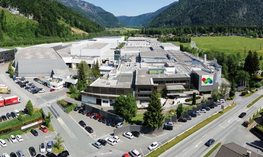  Steinbacher will im nächsten Jahr ca. 5 Mio. ins
Unternehmen investieren – unter anderem in die Erweiterungen der
Photovoltaikanlagen in Erpfendorf und Pritzwalk.