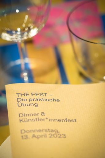  „THE FEST – die praktische Übung: Dinner &
Künstler*innenfest“ im MAK, 13.4.2023 © Andreas Tischler/MAK