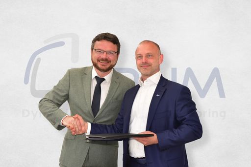 Vorschau Bild von Gründung der DRUM GmbH (Dynamic Rail Utilies
Monitoring) durch Florian Auer (links im Bild), Director of Global
Technology and Innovation, Plasser & Theurer, und Alexander Schuster
(rechts), CEO, SmartDigital-Gruppe