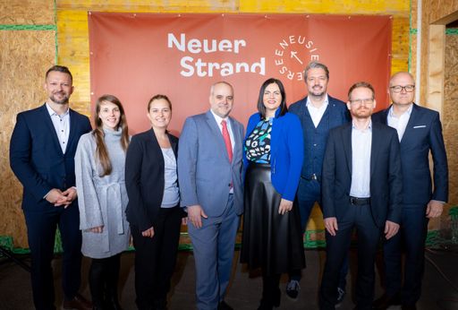 Vorschau Bild von v.l.n.r.: Mag. Jürgen Narath, Anja Tröllinger,
Sophie Peffer, DI Matthias Grün, Landeshauptmann-Stv. Astrid
Eisenkopf, Sebastian Schmid, Korbinian Lechner, Gerald Höninger