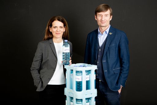  Birgit Aichinger und Herbert Schlossnikl,
Geschäftsführer-Duo Vöslauer Mineralwasser GmbH