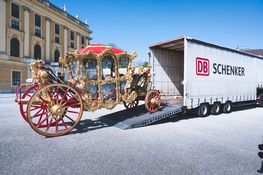 Vorschau Bild von BILD zu OTS - Imperial-Kutsche, der Krönungswagen
des kaiserlichen Hofes in Wien
