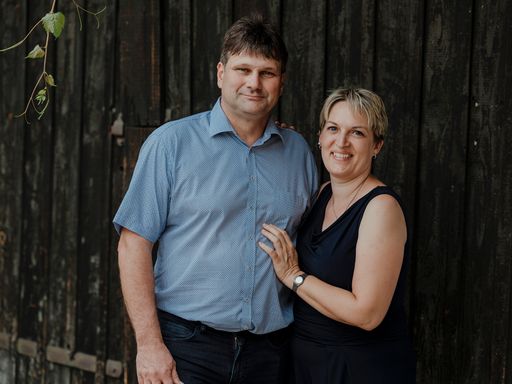 Vorschau Bild von Winzerpaar Andrea und Martin Hirtl