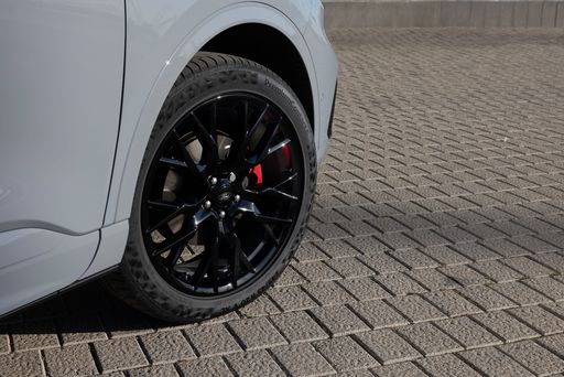 Vorschau Bild von Ford wertet das SUV-Modell Kuga durch eine Sonderserie mit
auffallenden Design-Merkmalen und einer Vielzahl hochwertiger
Assistenztechnologien auf.