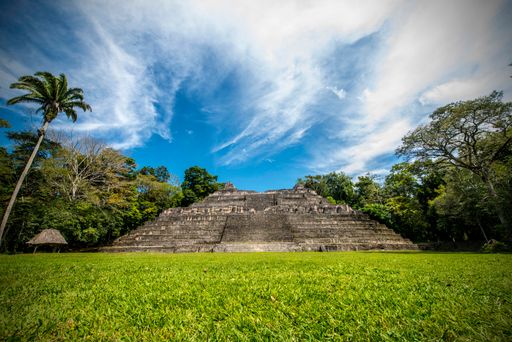  Die spektakulären Maya-Tempel, die im ganzen Land verteilt sind,
können in der Nebensaison in aller Ruhe erkundet werden, sodass man
die dramatischen Fassaden auf sich wirken lassen und den Geist
vergangener Zeit spüren kann. / Die Verwendung dieses Bildes für
redaktionelle Zwecke ist unter Beachtung aller mitgeteilten
Nutzungsbedingungen zulässig und dann auch honorarfrei.
Veröffentlichung ausschließlich mit Bildrechte-Hinweis.