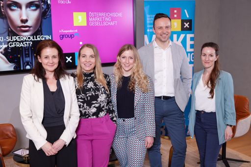Podium v.l. Nicola Pohoralek, Managing Director
GroupM Digital, Sabine Walch, CEO von danube.ai, Alexandra Ebert,
Chief Trust Office bei Mostly AI, Alexander Oswald, ÖMG-Präsident,
und Bernadette Fellner, Business Innovation Lead bei PwC.