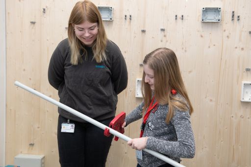  https://www.apa-fotoservice.at/galerie/32702 Girls Day 2023 bei
Siemens in Innsbruck.