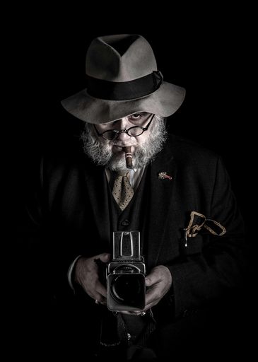  FOTO - ROBERT W. SACKL-KAHR SAGOSTIN THE DIVINE
LIFE BY SACKL-KAHR SAGOSTIN five decades´works. industrial design –
graphic – painting – photography