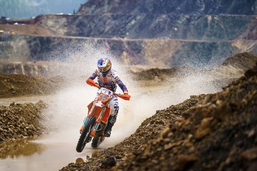 Vorschau Bild von Manuel Lettenbichler (DE, KTM) stellt sich 2023 der
Titelverteidigung am Berg aus Eisen