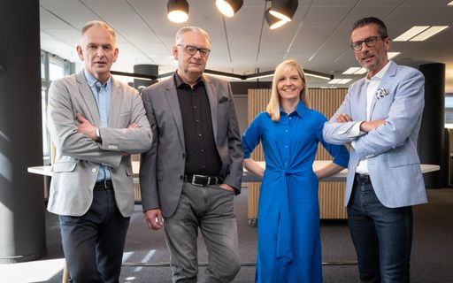 Die bonprix Geschäftsführung (v.l.n.r.): Markus Fuchshofen, Dr.
Richard Gottwald, Carolin Klar, Dr. Kai Heck / Die Verwendung dieses
Bildes für redaktionelle Zwecke ist unter Beachtung aller
mitgeteilten Nutzungsbedingungen zulässig und dann auch honorarfrei.
Veröffentlichung ausschließlich mit Bildrechte-Hinweis.