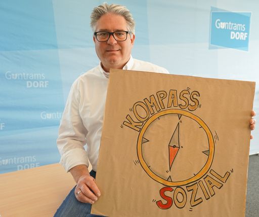 Vorschau Bild von Bürgermeister Robert Weber setzt sich für den
Mindestlohn für alle Gemeindemitarbeiter*innen ein.