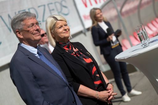 Vorschau Bild von Landeshauptmann Peter Kaiser und Verteidigungsministerin Klaudia
Tanner bei der Pressekonferenz
