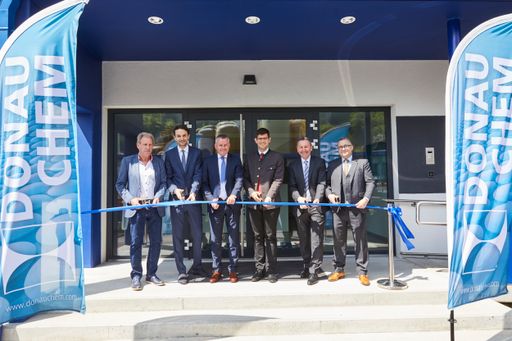  Feierliche Eröffnung des neuen Gebäudes der Donauchem GmbH in
Brückl.