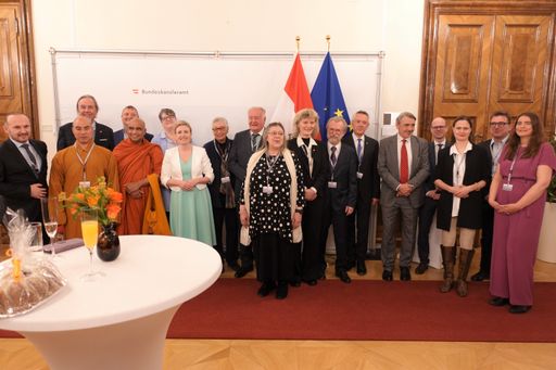 Bundesministerin Raab ludt zum buddhistischen
Vesakh Empfang ein.