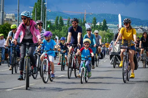 Hunderttausende Kinder und Erwachsene weltweit machen mit bei den
Kidical Mass Aktionstagen / Die Verwendung dieses Bildes für
redaktionelle Zwecke ist unter Beachtung aller mitgeteilten
Nutzungsbedingungen zulässig und dann auch honorarfrei.
Veröffentlichung ausschließlich mit Bildrechte-Hinweis.