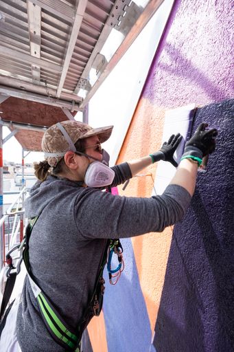 Vorschau Bild von Die Wiener Illustrations-Künstlerin Nadine Werjant
bei der Arbeit