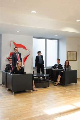 Vorschau Bild von Mit 1. Mai 2023 erweitert die Anwaltskanzlei CMS
Reich-Rohrwig Hainz in Wien ihre Partnerebene um sieben erfolgreiche
Anwält:innen. Zusätzlich wird das Team um eine Counsel verstärkt.