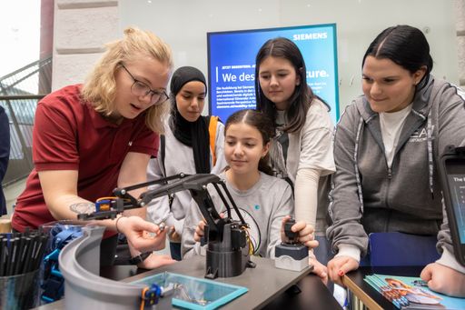 Erfolgreiche Graz-Premiere: Girls! TECH UP
begeistert Schülerinnen für Technik