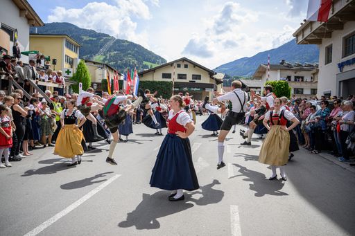 Rund 2.800 Trachtler:innen boten dem Publikum beim
Gauder Fest beste Unterhaltung.