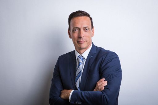  Martin Zauner, Geschäftsführer der APS Group GmbH &
Co KG