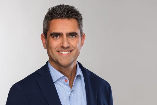 Mit Juni 2023 übernimmt der bisherige Vertriebschef
Philipp Dainese (46) die Geschäftsführung von simpliTV