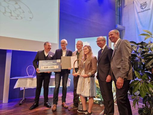 Vorschau Bild von Preisträger-Familie-Ebner-Das-Hintersee-Zipfer-Tourismuspreis 2023