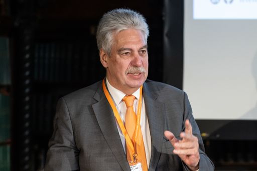 PRAEVENIRE Präsident Dr. Hans Jörg Schelling warnt
vor der katastrophalen gesundheitlichen Situation der Kinder und
Jugendlichen in Österreich.