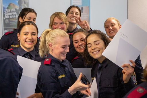 22 Polizei-Spitzensportler und -sportler absolvierten
Dienstprüfung