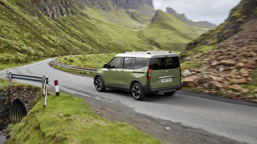 Vorschau Bild von Der neue Tourneo Courier (das Bild zeigt die
EcoBoost-Benziner-Variante) wurde als Multi-Funktionsfahrzeug
entwickelt, das fünf Erwachsenen und deren Gepäck bequem Platz
bietet. Zur hohen Alltagstauglichkeit tragen die asymmetrisch im
Verhältnis 60:40 geteilt umklappbare Rücksitzbank sowie der um 44
Prozent gegenüber der aktuellen Tourneo-Generation vergrößerte
Kofferraum bei. Fahrer und Beifahrer profitieren auch von der
verbesserten Schulter- und Kopf-Freiheit sowie von den zahlreichen
Ablagemöglichkeiten. / Die Verwendung dieses Bildes für
redaktionelle Zwecke ist unter Beachtung aller mitgeteilten
Nutzungsbedingungen zulässig und dann auch honorarfrei.
Veröffentlichung ausschließlich mit Bildrechte-Hinweis.