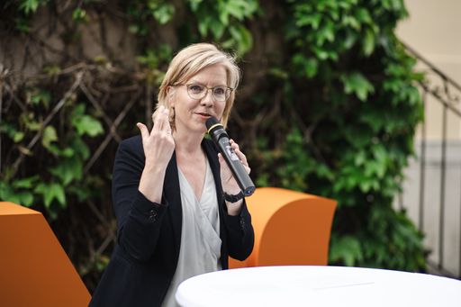  Gewessler hält inspirierende Key Note Speech am
Klimasymposium