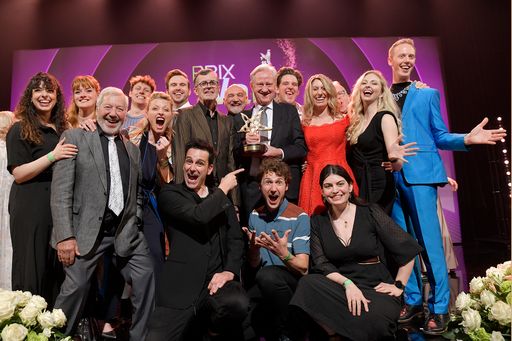 Cast und Crew von "Oh läck du mir!" mit Produzent
Freddy Burger (Mitte) / Die Verwendung dieses Bildes für
redaktionelle Zwecke ist unter Beachtung aller mitgeteilten
Nutzungsbedingungen zulässig und dann auch honorarfrei.
Veröffentlichung ausschließlich mit Bildrechte-Hinweis.