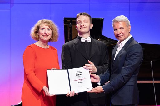 mdw-Rektorin Ulrike Sych, Preisträger Raimondo
Mazzon, Stifter Christian Zeller.