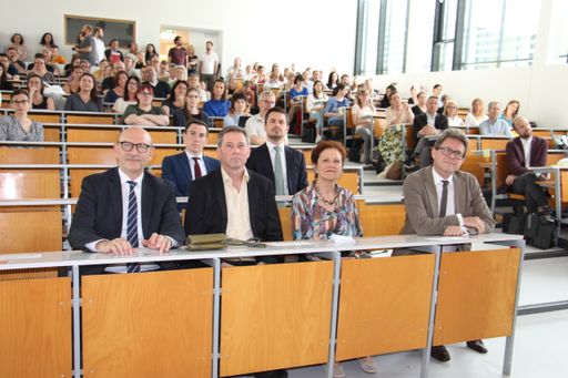 Die Eröffnung des eBazars im Audimax der
Pädagogischen Hochschule Wien.