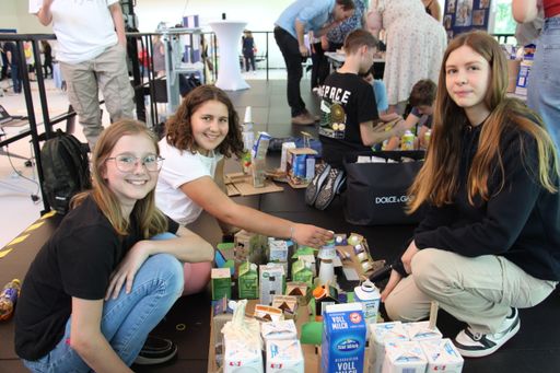 Vorschau Bild von Der eBazar an der Pädagogischen Hochschule Wien ist
ein Ort, an dem Neugier, Entdeckungsgeist und Zukunftsorientierung
groß geschrieben werden.