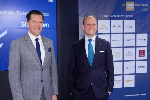  https://www.apa-fotoservice.at/galerie/32917 Im Bild v.l.n.r.:
Mark Valek (Partner der Incrementum AG) und Ronald Peter Stöferle
(Partner der Incrementum AG)