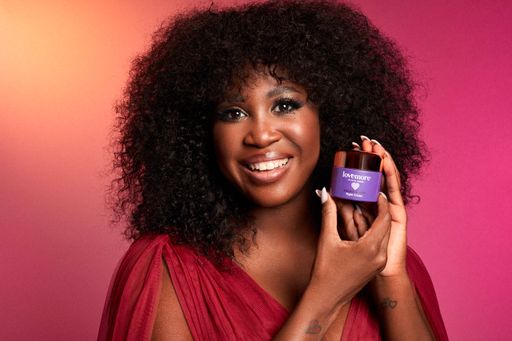 Die naturnahe Kosmetikmarke lovemore by Motsi Mabuse wird im Juni
exklusiv bei HSE gelauncht. lovemore by Motsi Mabuse unterstreicht
die individuelle Schönheit, Lebensfreude und den Optimismus eines
jeden Menschen. +++ Die Nutzung ist bis 21.03.2028 für redaktionelle
Zwecke (Print + Online) im Zusammenhang mit HSE honorarfrei. Abdruck
und Veröffentlichung bitte mit folgender Quellenangabe: Foto: Frank
Widemann Photography +++ / Die Verwendung dieses Bildes für
redaktionelle Zwecke ist unter Beachtung aller mitgeteilten
Nutzungsbedingungen zulässig und dann auch honorarfrei.
Veröffentlichung ausschließlich mit Bildrechte-Hinweis.