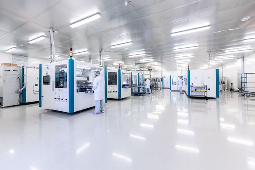 Die Customcells Group holt die Manz AG als neuen Anteilseigner
mit an Bord. Der Hightech-Maschinenbauer aus Baden-Württemberg hielt
zuvor bereits einen 40-prozentigen Anteil an der Customcells
Tübingen GmbH, den es nun gegen eine Beteiligung an der
Muttergesellschaft des Premium-Batteriezellen-Herstellers und
-Entwicklers tauscht. / Die Verwendung dieses Bildes für
redaktionelle Zwecke ist unter Beachtung aller mitgeteilten
Nutzungsbedingungen zulässig und dann auch honorarfrei.
Veröffentlichung ausschließlich mit Bildrechte-Hinweis.