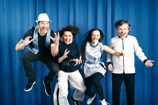 Vorschau Bild von Großmütterchen Hatz "tanzt" am 8. Juli 2023
beimSchrammel.Klang.Festival in Hörmanns bei Litschau