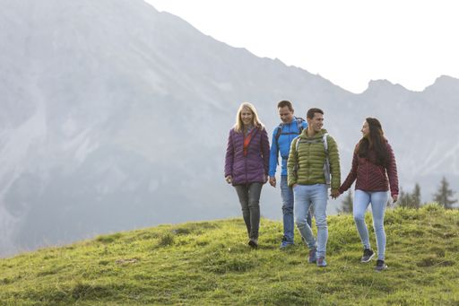 Vorschau Bild von Die Stimmung der Natur bei einer Dämmerwanderung
ist einzigartig.