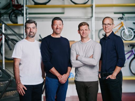 Vorschau Bild von v.l.n.r. woom Gründer Christian Bezdeka, Kasper
Rørsted, woom CEO Paul Fattinger, woom Gründer Marcus Ihlenfeld