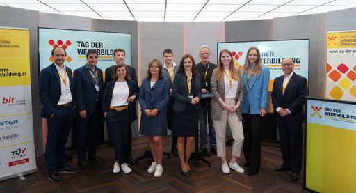 Vorschau Bild von Gruppenfoto der Mitglieder:innen der Plattform
Erwachsenenbildung