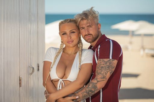 Michelle und Gigi / Die Verwendung des sendungsbezogenen
Materials ist nur mit dem Hinweis und Verlinkung auf RTL+ gestattet.
/ Die Verwendung dieses Bildes für redaktionelle Zwecke ist unter
Beachtung aller mitgeteilten Nutzungsbedingungen zulässig und dann
auch honorarfrei. Veröffentlichung ausschließlich mit
Bildrechte-Hinweis.