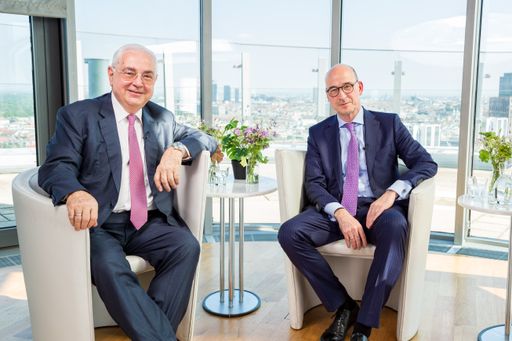 Vorschau Bild von Dr. Burkhard Gantenbein (rechts im Bild), der seit
2017 dem Aufsichtsrat von UNIQA Insurance Group AG angehört, folgt
Dr. Walter Rothensteiner (*1953) als Vorsitzender. Dr. Walter
Rothensteiner (links im Bild) hatte diese Funktion während der
letzten elf Jahre inne.