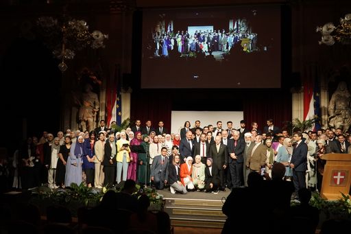 Vorschau Bild von Gruppenfoto mit Jugendlichen der Muslimische Jugend
Österreich