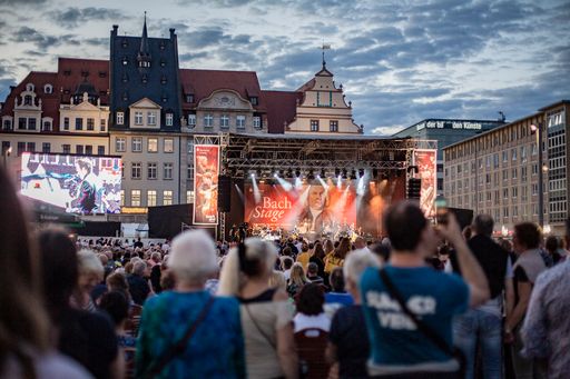 BachStage auf dem Leipziger Markt (c) Bachfest Leipzig/Emanuel
Mathias / Die Verwendung dieses Bildes für redaktionelle Zwecke ist
unter Beachtung aller mitgeteilten Nutzungsbedingungen zulässig und
dann auch honorarfrei. Veröffentlichung ausschließlich mit
Bildrechte-Hinweis.