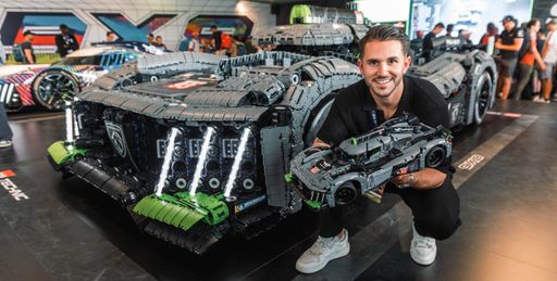  Daniel Abt mit dem LEGO Technic Hypercar / Die Verwendung dieses
Bildes für redaktionelle Zwecke ist unter Beachtung aller
mitgeteilten Nutzungsbedingungen zulässig und dann auch honorarfrei.
Veröffentlichung ausschließlich mit Bildrechte-Hinweis.