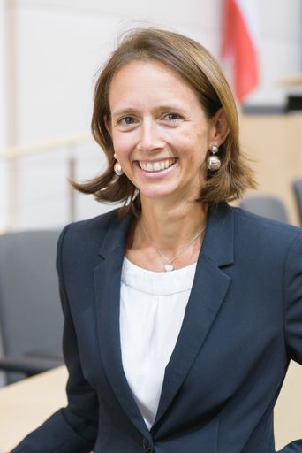 Vorschau Bild von Therese Niss, Vorständin der MINTality Stiftung
vergibt den besten Praktikumsplatz aller Zeiten.